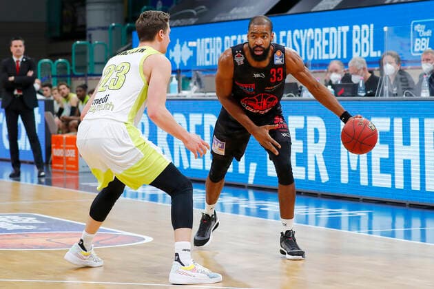 9 Matchday of the easyCredit BBL Basketball Bundesliga at Oberfrankenhalle in Bayreuth Season 2020 2021 Medi Bayreuth vs JobStairs Giessen 46ers David Walker Medi Bayreuth23 left Brandon Thomas JobStairs Giessen 46ers 33 right