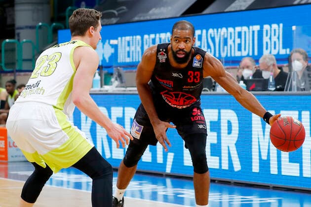 9 Matchday of the easyCredit BBL Basketball Bundesliga at Oberfrankenhalle in Bayreuth Season 2020 2021 Medi Bayreuth vs JobStairs Giessen 46ers David Walker Medi Bayreuth23 left Brandon Thomas JobStairs Giessen 46ers 33 right