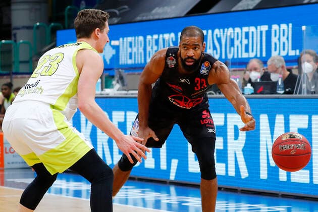 9 Matchday of the easyCredit BBL Basketball Bundesliga at Oberfrankenhalle in Bayreuth Season 2020 2021 Medi Bayreuth vs JobStairs Giessen 46ers David Walker Medi Bayreuth23 left Brandon Thomas JobStairs Giessen 46ers 33 right
