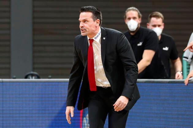 9 Matchday of the easyCredit BBL Basketball Bundesliga at the Oberfrankenhalle in Bayreuth Season 2020 2021 Medi Bayreuth vs JobStairs Giessen 46ers Raoul Korner Medi Bayreuth coach