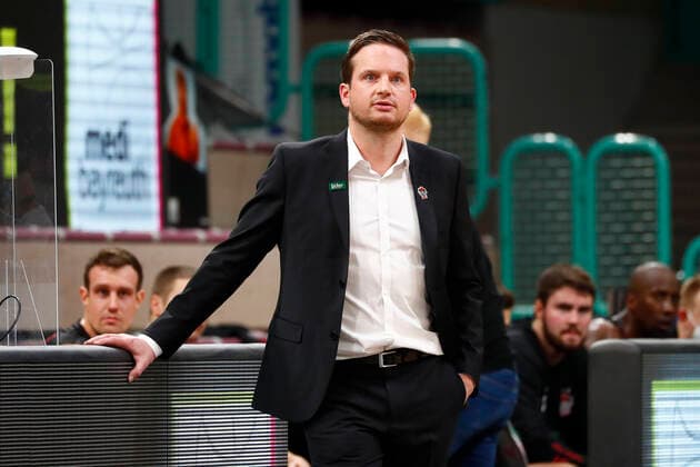 9 Matchday of the easyCredit BBL Basketball Bundesliga at Oberfrankenhalle in Bayreuth Season 2020 2021 Medi Bayreuth vs JobStairs Giessen 46ers Rolf Scholz JobStairs Giessen 46ers Trainer