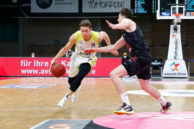 9 Matchday of the easyCredit BBL Basketball Bundesliga at Oberfrankenhalle in Bayreuth Season 2020 2021 Medi Bayreuth vs JobStairs Giessen 46ers David Walker Medi Bayreuth23 left Alen Pjanic JobStairs Giessen 46ers 8 right