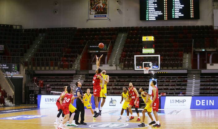 Ludwigsburg , Basketball easyCredit BBL Bundesliga , MHP RIESEN Ludwigsburg vs s Oliver Würzburg , Review , Tip off , Game scene