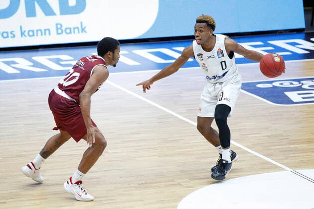 BBL easyCredit Basketball Bundesliga season 2020 2021 9 matchday on Sunday, 27 December 2020 at edel optics de Arena in Hamburg Hamburg Towers NINERS Chemnitz v l Wes Clark Chemnitz , TJ Shorts II Towers Hamburg Towers NINERS Chemnitz