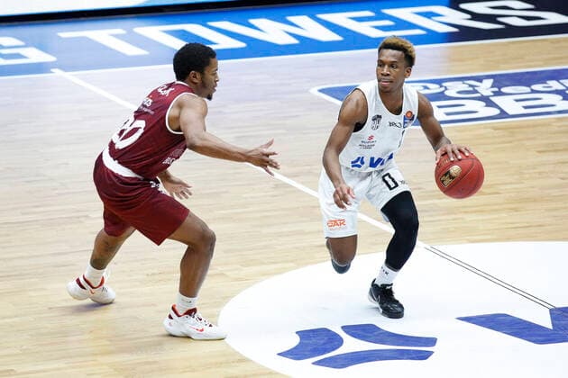 BBL easyCredit Basketball Bundesliga season 2020 2021 9 matchday on Sunday, 27 December 2020 at edel optics de Arena in Hamburg Hamburg Towers NINERS Chemnitz v l Wes Clark Chemnitz , TJ Shorts II Towers Hamburg Towers NINERS Chemnitz