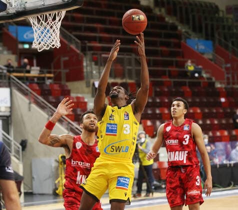 V li Brekkott Chapman Würzbg , Jaleen Smith Riesen , Tyson Ward Würzbg MHP Riesen Ludwigsburg vs s Oliver Würzburg Basketball Bundesliga 2020 2021 Ludwigsburg , GER, 27 12 2020,