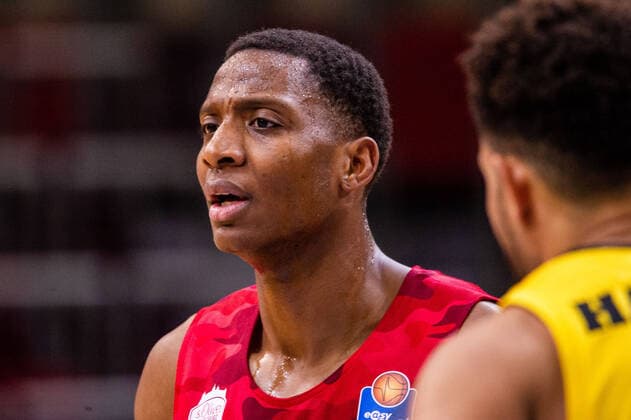 Justin Sears s Oliver Wuerzburg 5 re Elias Harris MHP RIESEN Ludwigsburg 8 1 Basketball Bundesliga MHP RIESEN Ludwigsburg S Oliver Wuerzburg on 27 12 2020 in Ludwigsburg MHPArena , Baden Wuerttemberg, Germany 27 12 20 Basketball , 27 12 2020, Germany xpxsdx