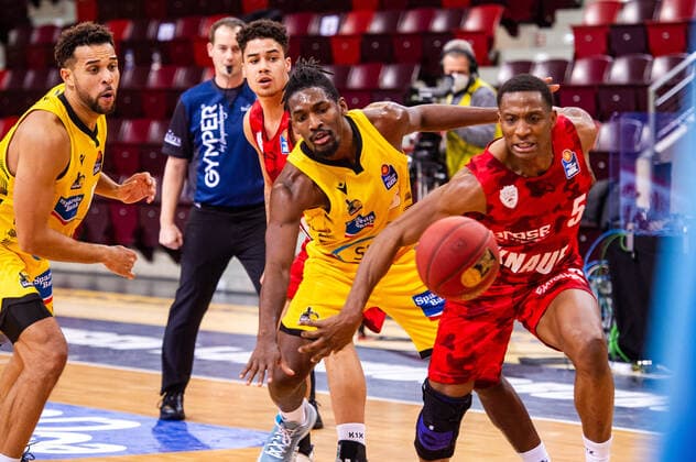 Justin Sears s Oliver Wuerzburg 5 Jaleen Smith MHP RIESEN Ludwigsburg 3 Elias Harris MHP RIESEN Ludwigsburg 8 Joshua Obiesie s Oliver Wuerzburg 6 1 Basketball Bundesliga MHP RIESEN Ludwigsburg S Oliver Wuerzburg on 27 12 2020 in Ludwigsburg MHPArena , Baden Wuerttemberg, Germany 27 12 20 Basketball , 27 12 2020, Germany xpxsdx