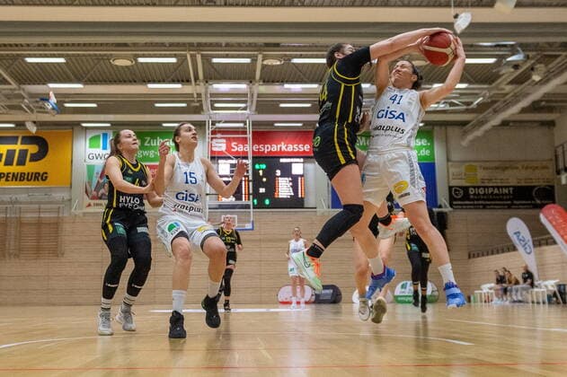 Eilidh Simpson 41, GISA Lions SV Halle vs Linn Schüler Saarlouis GISA Lions SV Halle vs inexio Royals from Saarlouis Basketball 1 Bundesliga ERDGAS Sportarena Halle Saale 27 12 2020 Foto Holger John Sachsen Anhalt Germany