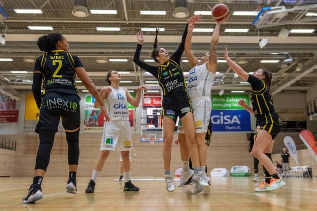 Klaudia Grudzien 23, GISA Lions SV Halle vs Addison Richards Saarlouis GISA Lions SV Halle vs inexio Royals from Saarlouis Basketball 1 Bundesliga ERDGAS Sportarena Halle Saale 27 12 2020 Photo Holger John Sachsen Anhalt Germany