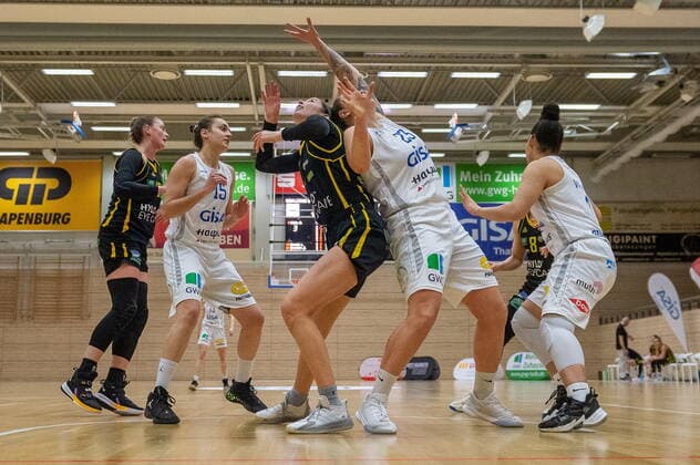 Klaudia Grudzien 23, GISA Lions SV Halle vs Addison Richards Saarlouis GISA Lions SV Halle vs inexio Royals from Saarlouis Basketball 1 Bundesliga ERDGAS Sportarena Halle Saale 27 12 2020 Photo Holger John Sachsen Anhalt Germany