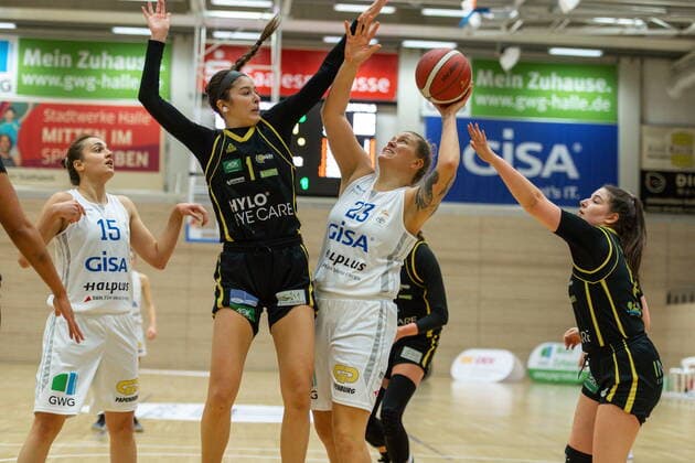 Klaudia Grudzien 23, GISA Lions SV Halle vs Addison Richards Saarlouis GISA Lions SV Halle vs inexio Royals from Saarlouis Basketball 1 Bundesliga ERDGAS Sportarena Halle Saale 27 12 2020 Photo Holger John Sachsen Anhalt Germany