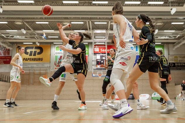 Styliani Stella Fouraki 15, GISA Lions SV Halle vs Linn Schüler Saarlouis GISA Lions SV Halle vs inexio Royals from Saarlouis Basketball 1 Bundesliga ERDGAS Sportarena Halle Saale 27 12 2020 Foto Holger John Sachsen Anhalt Germany