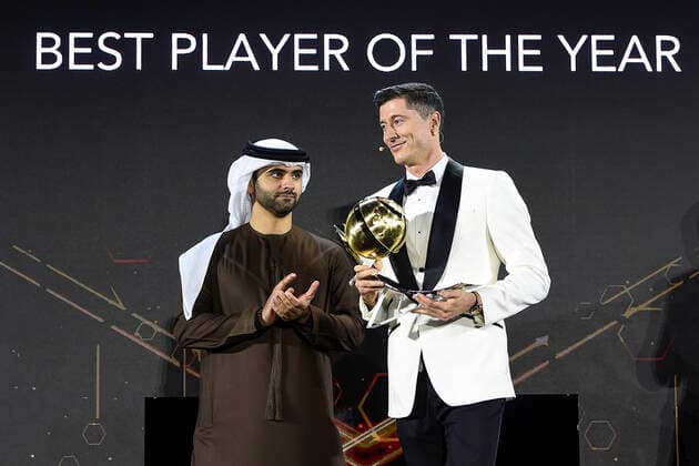 Sport Themen der Woche KW52 Sport Bilder des Tages Foto Fabio Ferrari - LaPresse 27 Dicembre 2020 Dubai ( Emirati Arabi ) Dubai Globe Soccer Award 2020 - Dodicesima Edizione. Nella foto: Best player of the Year, Robert Lewandowski. Giovanni Infanino, H.H. Sheikh Hamdan Bin Mohammed Bin Rashid ALMaktoum. photo Fabio Ferrari - LaPresse December 27, 20720 Dubai (Unated Arab Emirate) Sport Dubai Globe Soccer Award 2020 - 12th Edition. In the pic: Best player of the Year, Robert Lewandowski. Giovanni Infanino, H.H. Sheikh Hamdan Bin Mohammed Bin Rashid ALMaktoum.  Copyright: xFabioxFerrari LaPressex