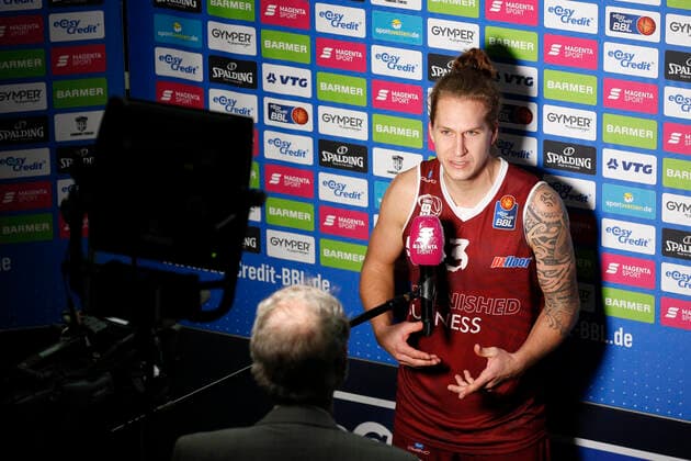 BBL easyCredit Basketball Bundesliga season 2020 2021 9 matchday on Sunday, 27 December 2020 at edel optics de Arena in Hamburg Hamburg Towers NINERS Chemnitz Malte Ziegenhagen Chemnitz interviewed by Magenta Sport Hamburg Towers NINERS Chemnitz.