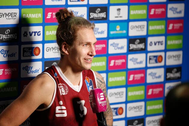 BBL easyCredit Basketball Bundesliga season 2020 2021 9 matchday on Sunday, 27 December 2020 at edel optics de Arena in Hamburg Hamburg Towers NINERS Chemnitz Malte Ziegenhagen Chemnitz interviewed by Magenta Sport Hamburg Towers NINERS Chemnitz.