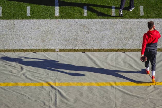 Kansas City Chiefs quarterback Patrick Mahomes (15) takes the field before the game against the Atlanta Falcons at Arrowhead Stadium in Kansas City on Sunday, December 27, 2020.  KCP20201227101 KYLExRIVAS