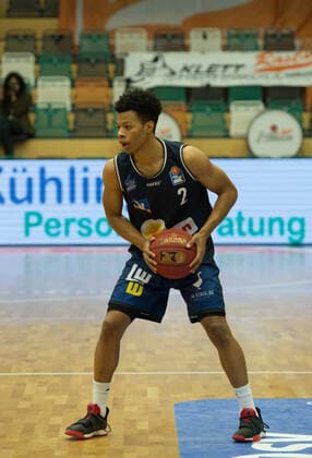 GER, Basketball, RASTA Vechta vs Crailsheim Merlins 27 12 2020, RASTA Dome, Vechta, GER, easy Credit BBL, RASTA Vechta vs s Crailsheim Merlins, in picture Trae BELL HAYNES Crailsheim MERLINS 2 single action, whole body whole body nordphotoxRojahn nph00310