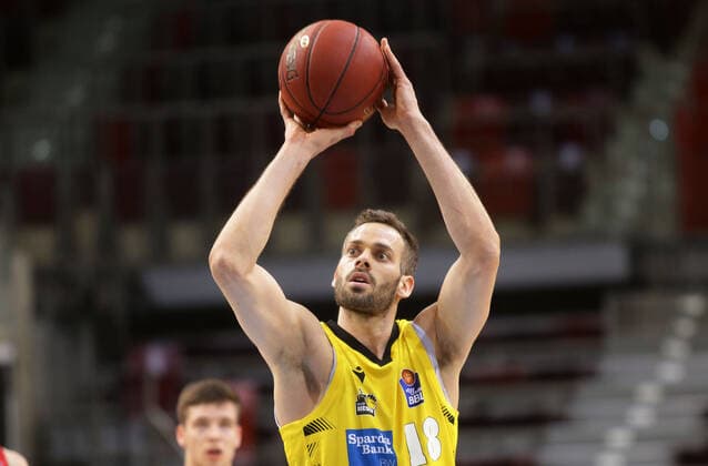 Ludwigsburg , Basketball easyCredit BBL Bundesliga , MHP RIESEN Ludwigsburg vs s Oliver Würzburg , Jonas Wohlfarth Bottermann Riesen