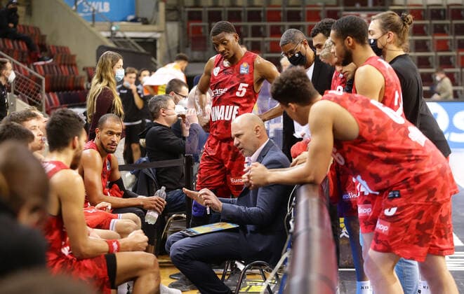 Ludwigsburg , Basketball easyCredit BBL Bundesliga , MHP RIESEN Ludwigsburg vs s Oliver Würzburg , Coach Denis Wucherer Würzburg during a timeout with his team