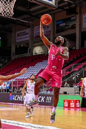 easyCredit BBL, Telekom Baskets Bonn vs BG Goettingen, 27 12 2020 Xavier Pollard Telekom Baskets Bonn 2 , easyCredit BBL, Telekom Baskets Bonn vs BG Goettingen on 27 12 2020 at Telekom Dome Bonn, Bonn Nordrhein Westfalen Copyright: xBEAUTIFULxSPORTS Mueller-Laschetx