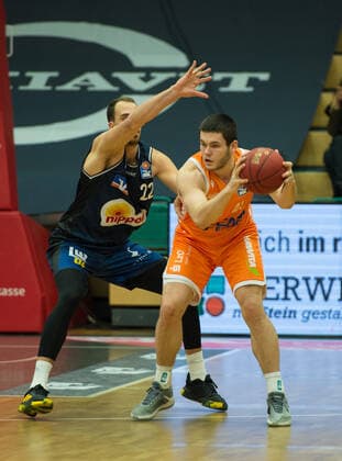 GER, Basketball, RASTA Vechta vs Crailsheim Merlins 27 12 2020, RASTA Dome, Vechta, GER, easy Credit BBL, RASTA Vechta vs s Crailsheim Merlins, in picture Will VORHEES Rasta Vechta 41 Dejan KOVACEVIC Crailsheim MERLINS 22 nordphotoxRojahn nph00310