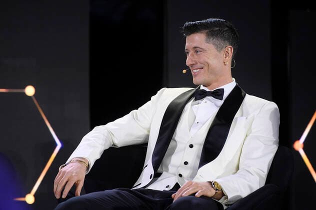 Foto Fabio Ferrari - LaPresse 27 Dicembre 2020 Dubai ( Emirati Arabi ) 15ma edizione di Dubai International Sports Conference - Globe Soccer Award 2020 Nella foto: Robert Lewandowski photo Fabio Ferrari LaPresse December 27, 2020 Dubai (Unated Arab Emirate) Sport 15th edition of the Dubai International Sports Conference - - Globe Soccer Award 2019 In the pic:Robert Lewandowski  Copyright: xLaPresse xFabioxFerrarix