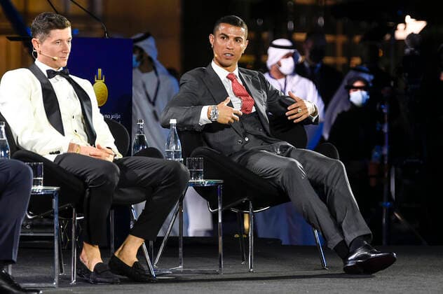 Foto Fabio Ferrari - LaPresse 27 Dicembre 2020 Dubai ( Emirati Arabi ) 15ma edizione di Dubai International Sports Conference - Globe Soccer Award 2020 Nella foto:Robert Lewandowski, Cristiano Ronaldo photo Fabio Ferrari LaPresse December 27, 2020 Dubai (Unated Arab Emirate) Sport 15th edition of the Dubai International Sports Conference - - Globe Soccer Award 2019 In the pic:Robert Lewandowski, Cristiano Ronaldo  Copyright: xLaPresse xFabioxFerrarix