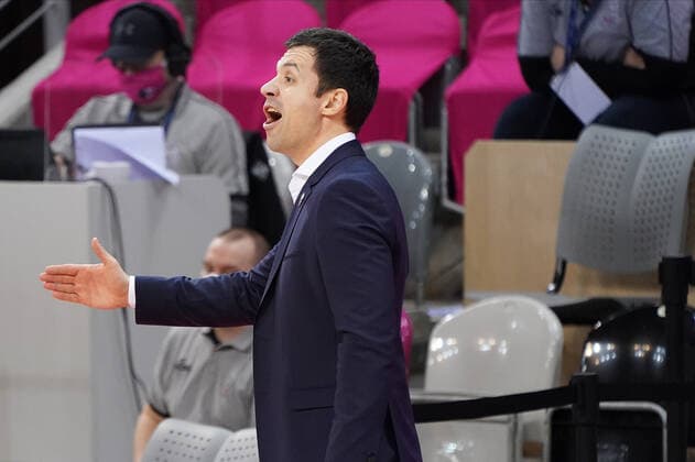 GER, easyCredit BBL, Men, Telekom Baskets Bonn vs BG Goettingen 27 12 2020, Telekom Dome, Bonn, GER, easyCredit BBL, Men, Telekom Baskets Bonn vs BG Goettingen, in picture picture shows Igor Jovovic Head Coach Telekom Bonn gets upset, gestures, facial expressions, dissatisfied disappointed dejected frustrated, nordphotox xMeuter nph00351