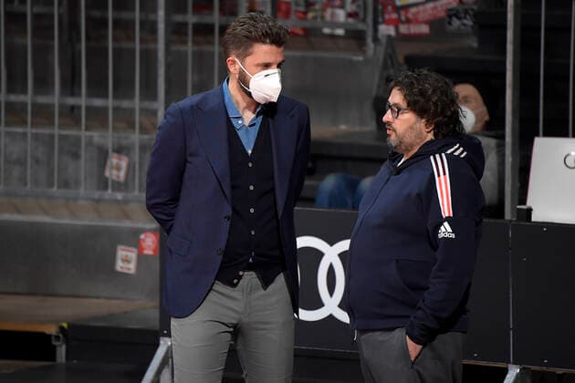 27 12 2020, xemx, Basketball BBL Bundesliga, FC Bayern Muenchen Basketball Brose Bamberg emspor, f l Managing Director Marko Pesic FC Bayern Basketball and Head Coach Andrea Trinchieri FC Bayern Basketball Muenchen
