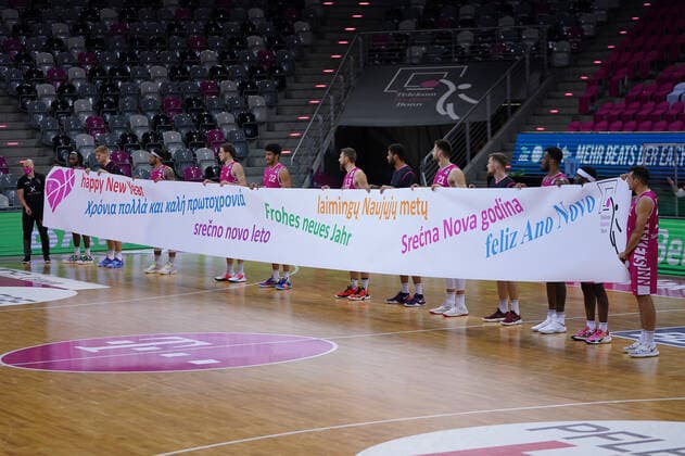 GER, easyCredit BBL, men, Telekom Baskets Bonn vs BG Goettingen 27 12 2020, Telekom Dome, Bonn, GER, easyCredit BBL, men, Telekom Baskets Bonn vs BG Goettingen, in picture shows Telekom Baskets wish a happy new year nordphotox xMeuter nph00351