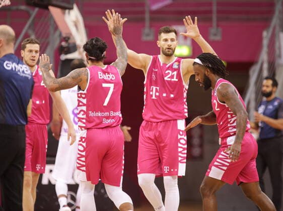Strahinja Micovic, Chris Babb, Leon Kratzer, Xavier Pollard Telekom Baskets Bonn BG Göttingen easyCredit BBL 1 Bundesliga , 2020 2021 season , matchday 9.