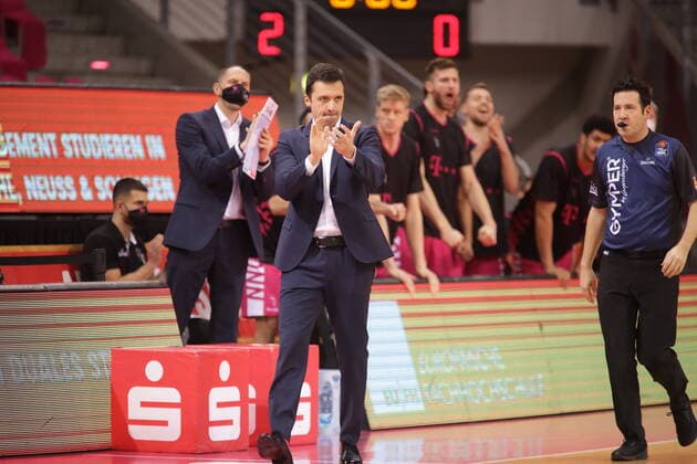 Coach Igor Jovovic Telekom Baskets Bonn BG Göttingen easyCredit BBL 1 Bundesliga , Season 2020 2021 , Matchday 9