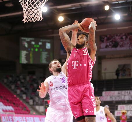James Thompson IV Telekom Baskets Bonn vs BG Göttingen easyCredit BBL 1 Bundesliga , Season 2020 2021 , Matchday 9