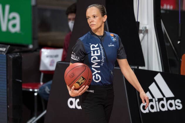 Basketball, BBL, 20201227, FC Bayern München brose Bamberg In the picture referee Anne PANTHER Munich Audi Dome Bayern Germany Copyright: Passion2Press.dex xMarkusxFischerx