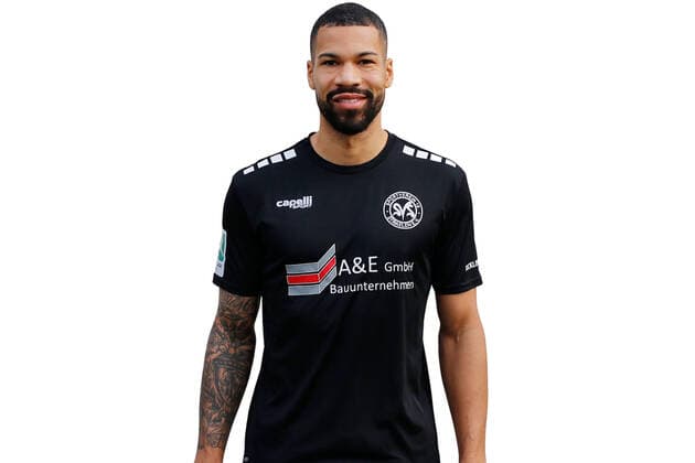 Straelen, Germany 20 December 2020 Regionalliga West 2020 2021 SV Straelen team photo goalkeeper Robin Udegebe SV Straelen Stadion an der Roemerstrasse Nordrhein Westfalen Copyright: xFotostandx xvanxderxVeldenx