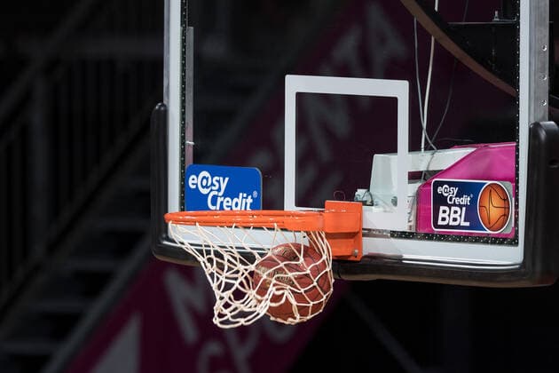Basketball, BBL, 20201227, FC Bayern München brose Bamberg In the picture Ball falls through basket Symbol image easycredit BBL Munich Audi Dome Bayern Germany Copyright: Passion2Press.dex xMarkusxFischerx