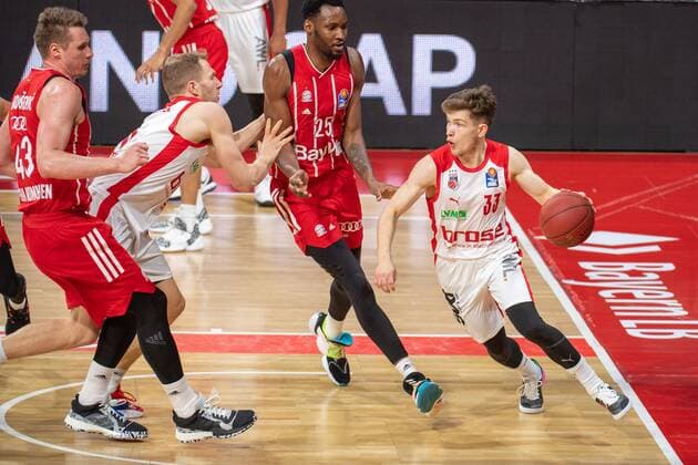 JaJuan Johnson 25 FC Bayern , Bennet Hundy 33 Brose Bamberg , FC Bayern Basketball vs Brose Bamberg, BBL, 27 12 2020 Muenchen Bayern Germany Copyright: xkolbert-press UlrichxGamelx