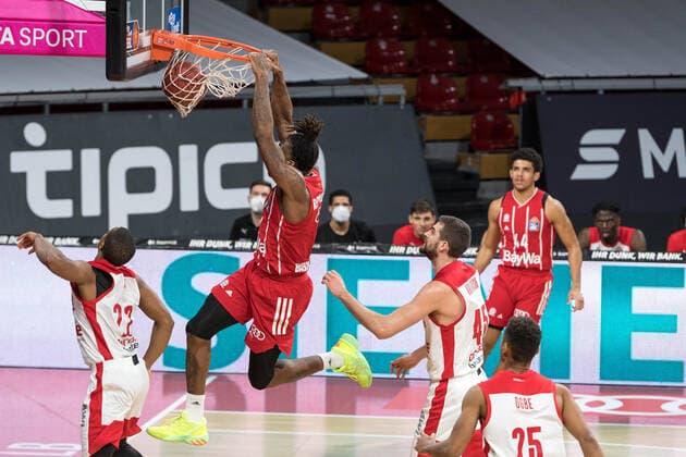 Basketball, BBL, 20201227, FC Bayern Munich brose Bamberg In the picture Jalen REYNOLDS FC Bayern Munich, 8 basket Dunging Dunk Munich Audi Dome Bayern Germany Copyright: Passion2Press.dex xMarkusxFischerx