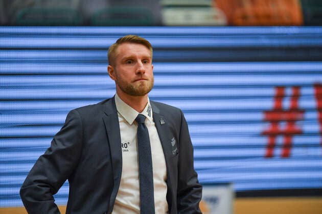 GER, Basketball, RASTA Vechta vs Crailsheim Merlins 27 12 2020, RASTA Dome, Vechta, GER, easy Credit BBL, RASTA Vechta vs s Crailsheim Merlins, in the picture Tuomas IISALO Crailsheim MERLINS Headcoach nordphotoxRojahn nph00310