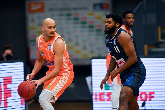 GER, Basketball, RASTA Vechta vs Crailsheim Merlins 27 12 2020, RASTA Dome, Vechta, GER, easy Credit BBL, RASTA Vechta vs s Crailsheim Merlins, in picture Stefan PENO Rasta Vechta 4 Tim COLEMAN Crailsheim MERLINS 11 nordphotoxRojahn nph00310