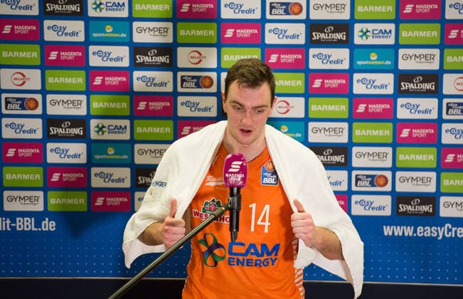 GER, Basketball, RASTA Vechta vs Crailsheim Merlins 27 12 2020, RASTA Dome, Vechta, GER, easy Credit BBL, RASTA Vechta vs s Crailsheim Merlins, pictured after the game on TV station Philipp HERKENHOFF Rasta Vechta 14 nordphotoxRojahn nph00310