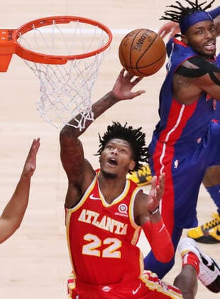 December 28, 2020, Atlanta, GA, USA: Atlanta Hawks forward Cam Reddish goes to the basket for 2 against the Detroit Pistons during a 128-120 victory in NBA, Basketball Herren, USA basketball game on Monday, Dec. 28, 2020, in Atlanta. Atlanta USA - ZUMAm67_ 0109192791st Copyright: xCurtisxComptonx xCurtis.Comptonx