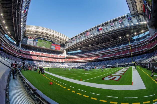 December 6, 2020: A general view of NRG Stadium with the roof open during the 2nd quarter of an NFL, American Football Herren, USA football game between the Indianapolis Colts and the Houston Texans in Houston, TX. The Colts won the game 26 to 20... CSM Houston U.S. - ZUMAc04_ 20201206_zaf_c04_270 Copyright: xTraskxSmithx