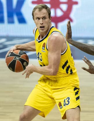 Basketball Euroleague, Alba Berlin Zalgiris Kaunas, Main Round, Matchday 17, Mercedes Benz Arena ALBAs Luke Sikma plays the ball ALBA Berlin Zalgiris Kaunas