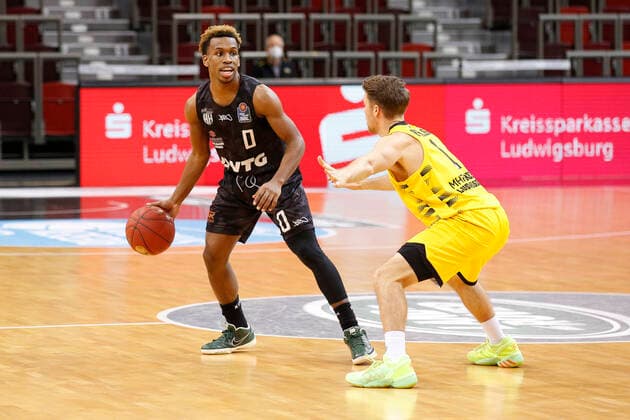 BBL easyCredit Basketball Bundesliga season 2020 2021 10 matchday on Tuesday, December 29, 2020 at the MHPArena in Ludwigsburg MHP RIESEN Ludwigsburg Hamburg Towers v l TJ Shorts II Towers , Jordan Hulls Ludwigsburg MHP RIESEN Ludwigsburg Hamburg Towers