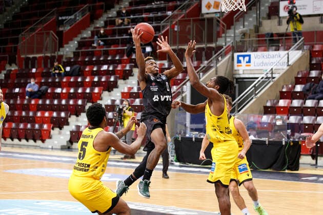 BBL easyCredit Basketball Bundesliga season 2020 2021 10 matchday on Tuesday, December 29, 2020 at the MHPArena in Ludwigsburg MHP RIESEN Ludwigsburg Hamburg Towers v l Barry Brown Jr Ludwigsburg , TJ Shorts II Towers , Jaleen Smith Ludwigsburg MHP RIESEN Ludwigsburg Hamburg Towers