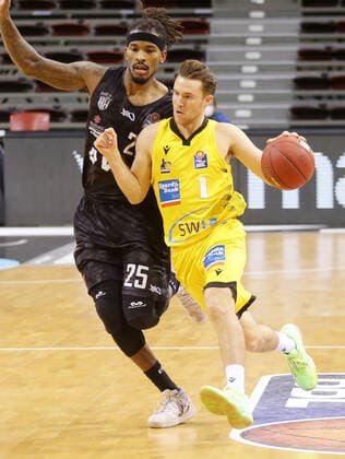 Ludwigsburg , Basketball easyCredit BBL Bundesliga , MHP RIESEN Ludwigsburg vs Hamburg Towers , from left Terry Allen Towers Jordan Hulls Riesen