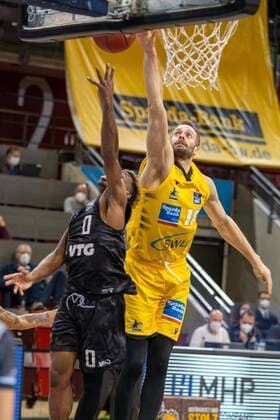 TJ Shorts Hamburg Towers, 0 , Jonas Wohlfahrt Bott MHP Riesen Ludwigsburg, 18 ¨¨¨MHP Riesen Ludwigsburg vs Hamburg Towers, Basketball, Bundesliga, easy credit BBL, Matchday 11, Season 2020 2021, 29 12 2020, ¨¨ MHP Riesen Ludwigsburg vs Hamburg Towers, Basketball, Bundesliga, easy credit BBL, Matchday 11, Season 2020 2021, 29 12 2020 Ludwigsburg. Copyright: xNinaxSander xEibnerxPressefotoxIx EP_NSR
