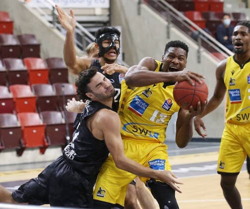 V li Maximilian Dileo Hamburg , Yorman Polas Bartolo Riesen MHP Riesen Ludwigsburg vs Hamburg Towers Basketball Bundesliga 2020 2021 Ludwigsburg , GER, 29 12 2020,